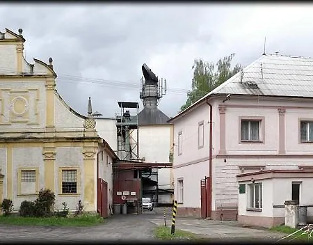 Nice House In Country Style Near Prague Nymburk